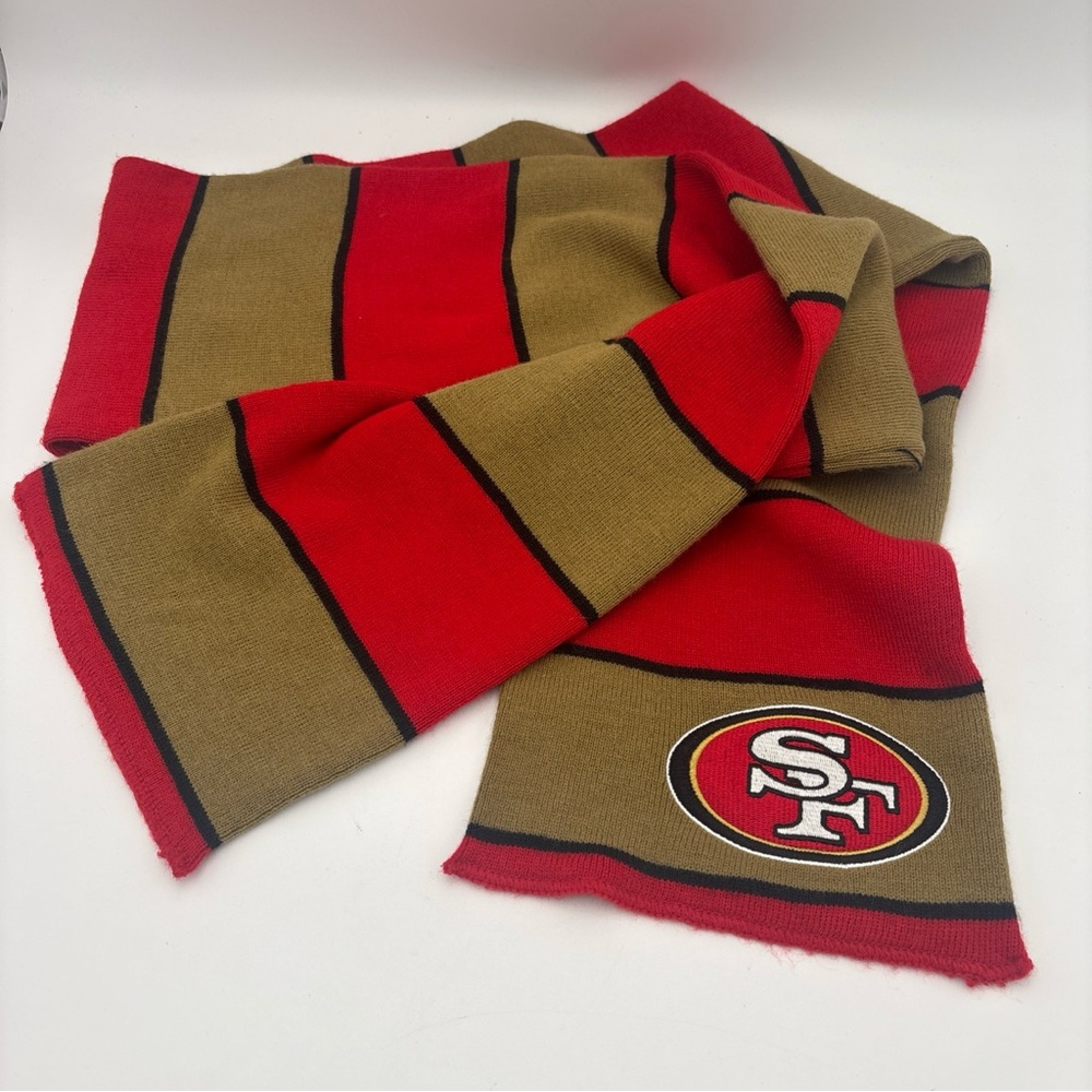 Forever Collectibles‎ Red and Gold Scarf